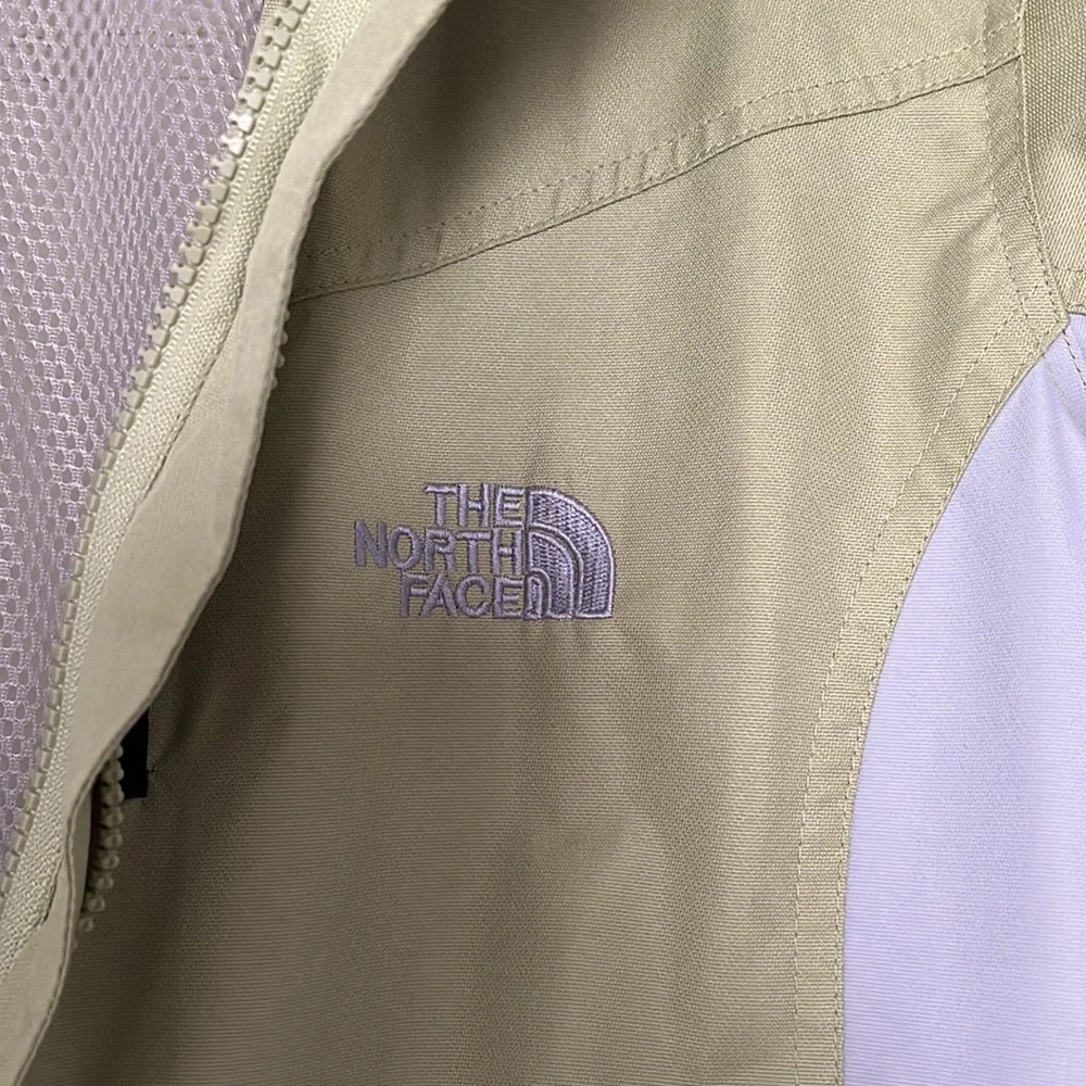 North Face Summit Series Women’s Full-Zip Ski or Snow Jacket - Picture 3 of 8
